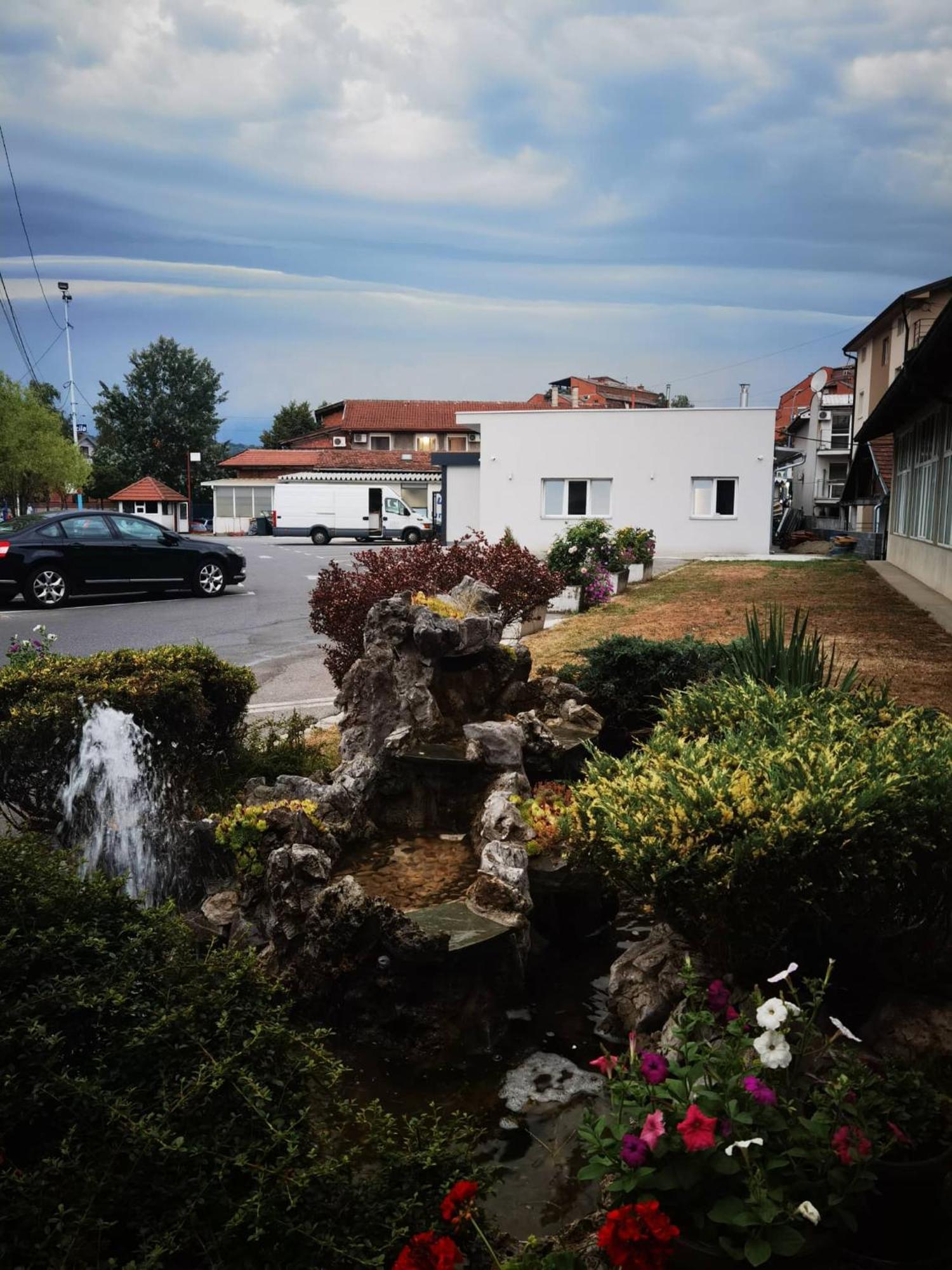 Hotel Slodes Белград Екстериор снимка