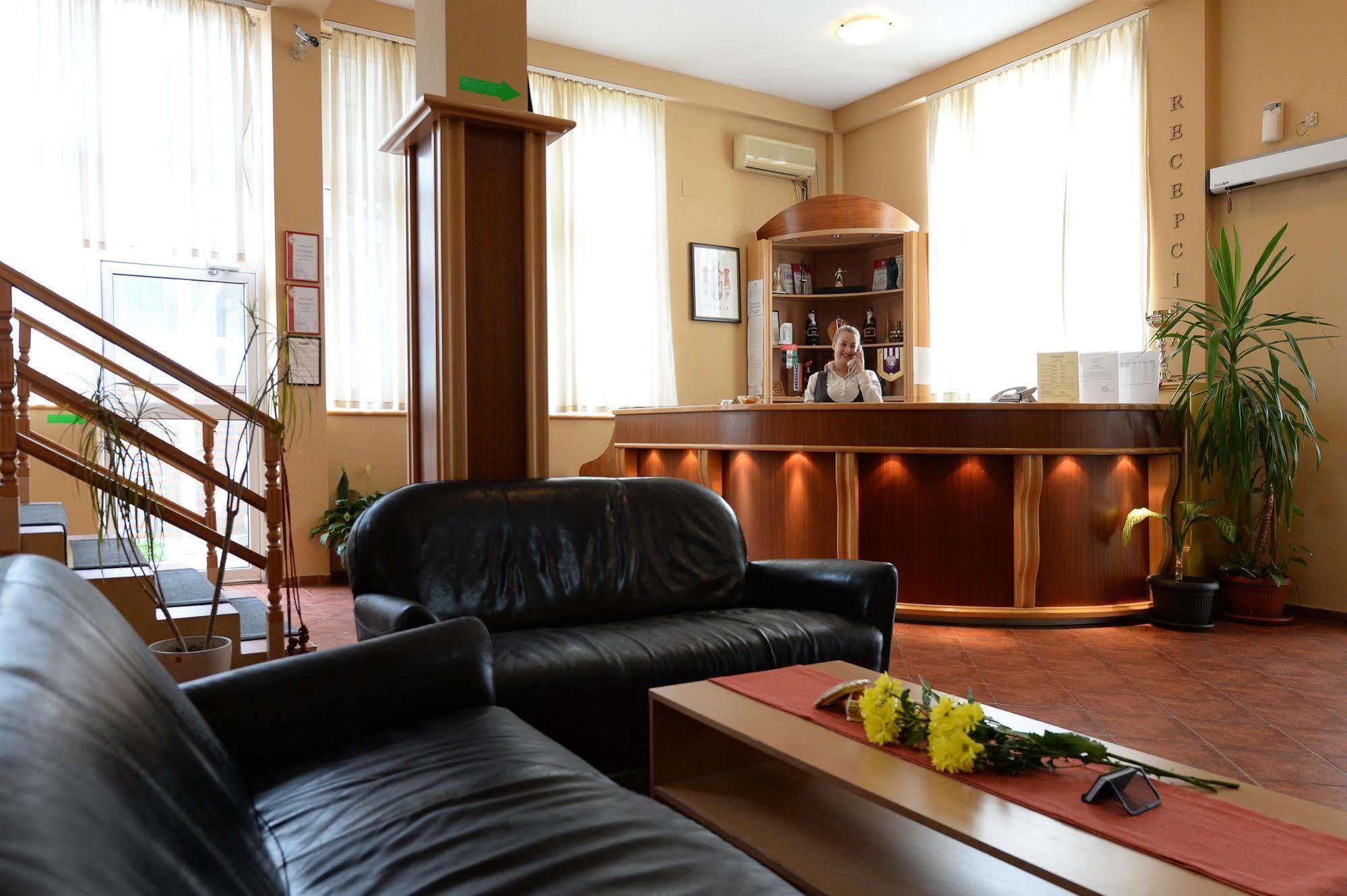 Hotel Slodes Белград Екстериор снимка